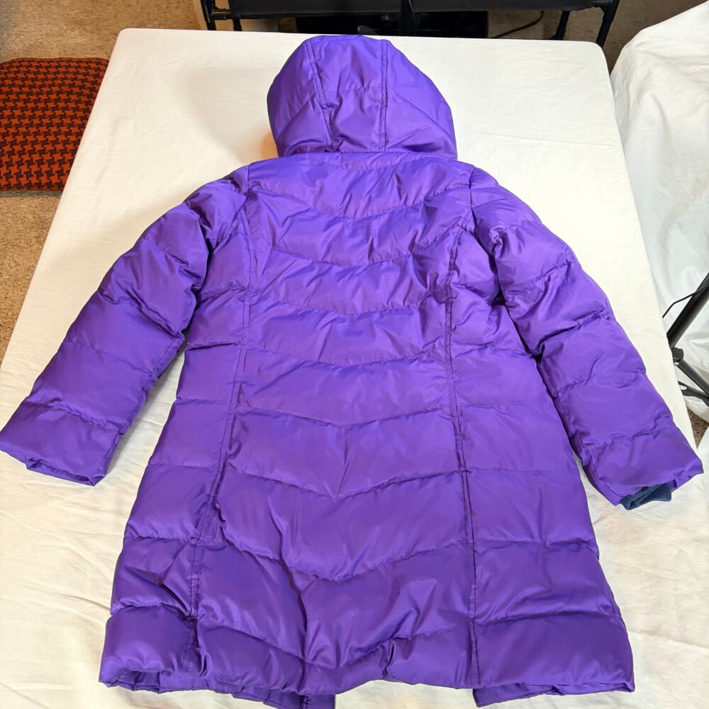 Lands End girls long purple fur lined puffer jacket.  Size S 6-7.  Heavyweight - Picture 4 of 9